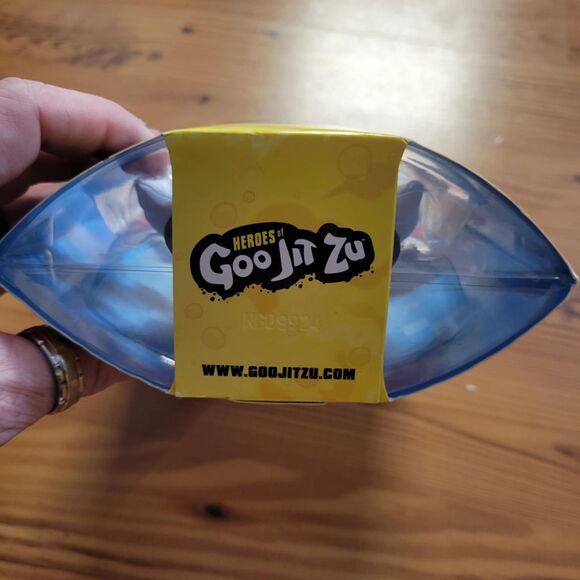 Heroes of Goo Jit Zu Sonic the Hedgehog Glow Surge Unstoppable Surge Knuckles - Picture 4 of 7